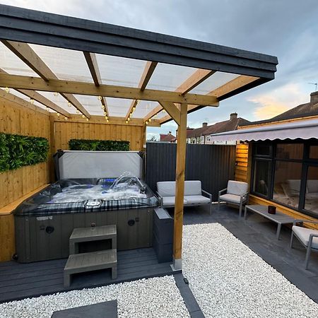 Apartament Wild & Free Hot Tub Retreat Dartford Zewnętrze zdjęcie